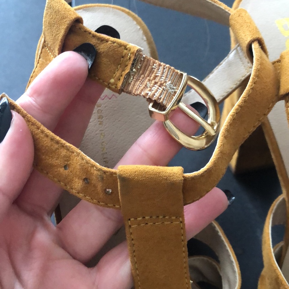 BC Terrance Mustard Heels - Picture 7 of 14